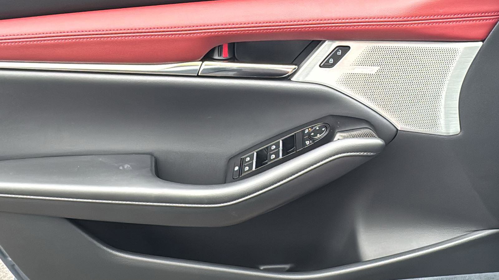 New 2026 MAZDA MAZDA3 Hatchback w/Premium Plus Pkg image 8