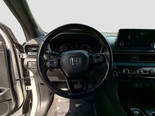 Used 2023 Honda Pilot Sport image 11