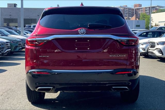 Used 2018 Buick Enclave Essence FWD image 3