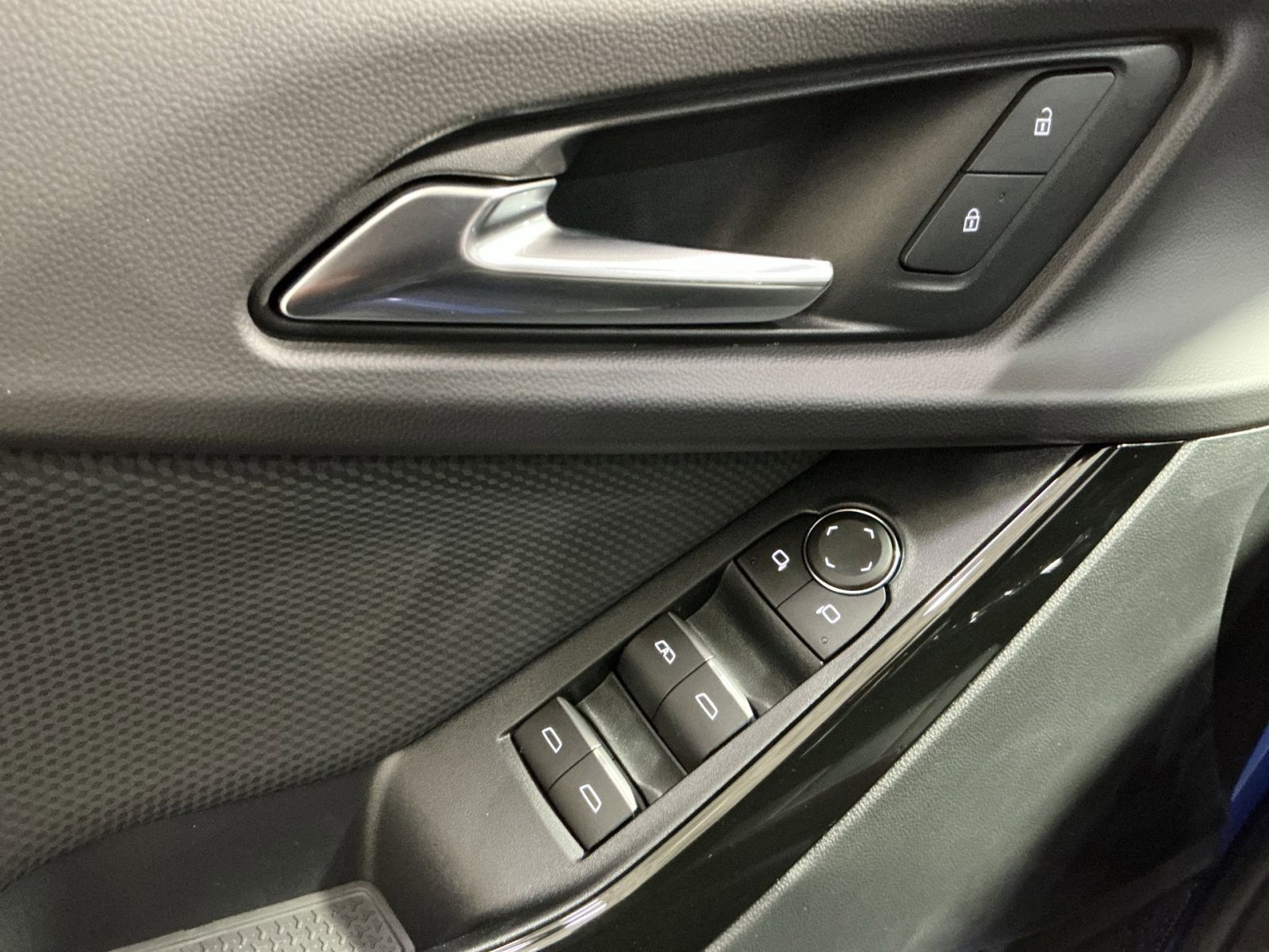 New 2026 Chevrolet Equinox RS image 23