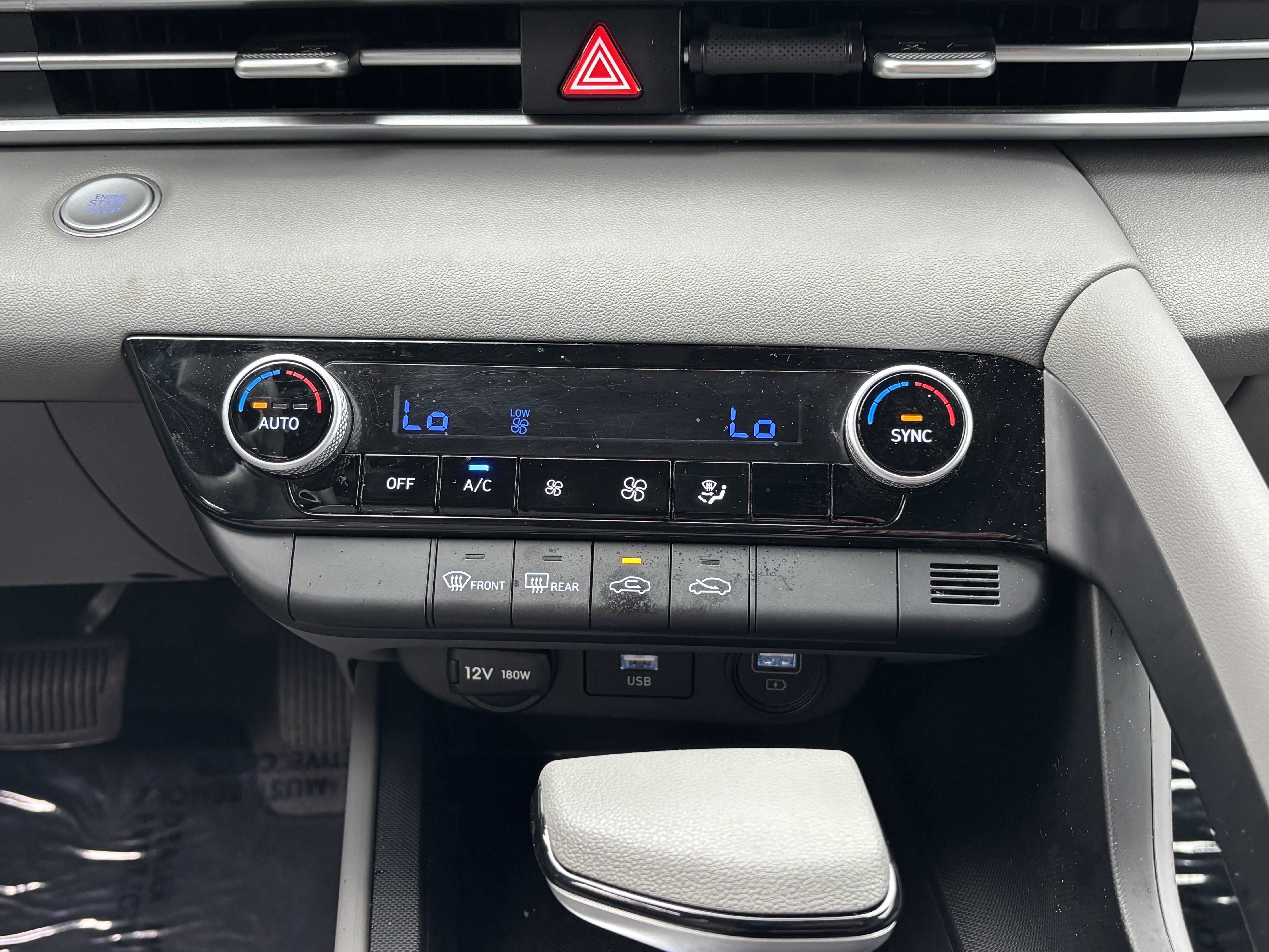 Used 2023 Hyundai Elantra SEL w/ Cargo Package image 29