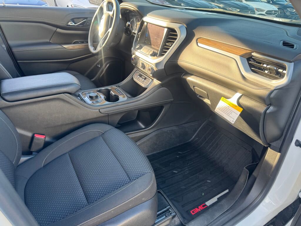 Used 2023 GMC Acadia SLE w/ Driver Convenience Package image 20