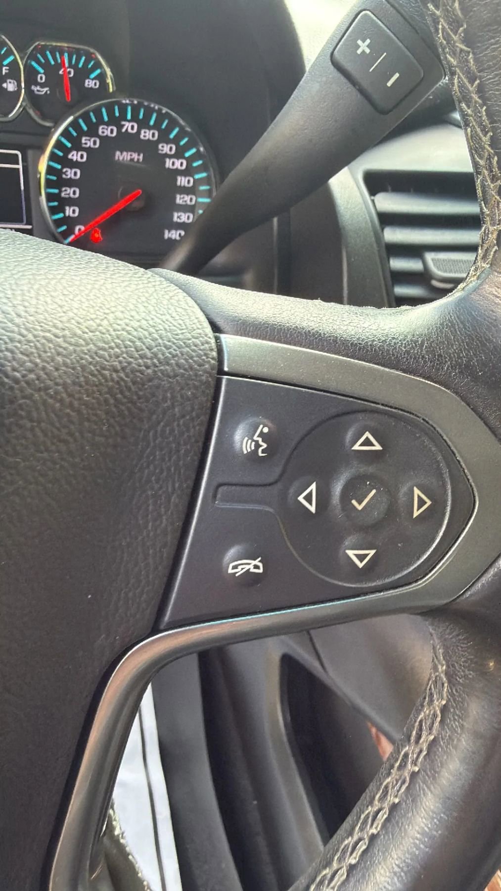 Used 2018 Chevrolet Tahoe Premier AWD/4WD image 18