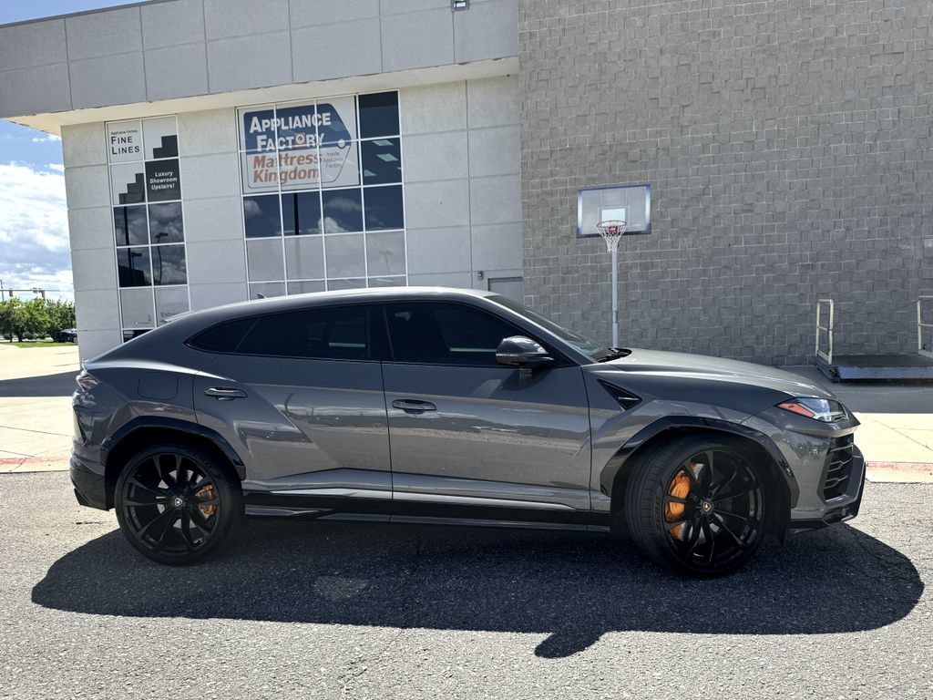 Used 2021 Lamborghini Urus AWD/4WD image 5