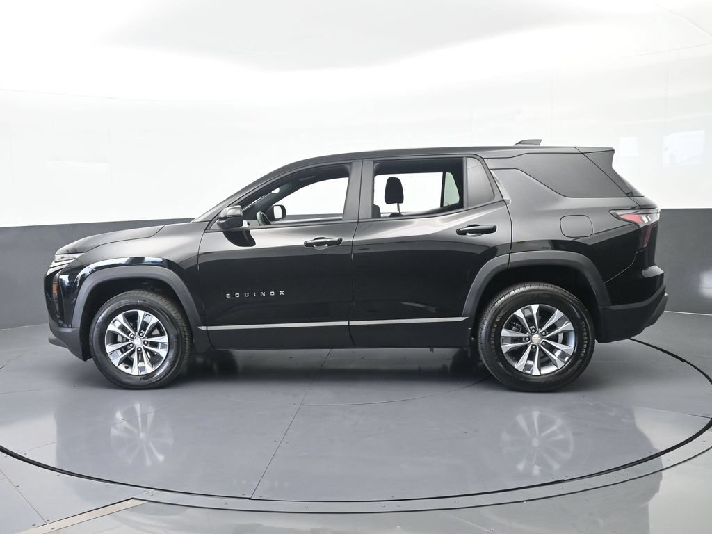 Used 2026 Chevrolet Equinox LT FWD image 3