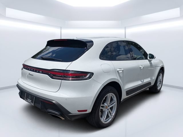 Used 2024 Porsche Macan AWD/4WD image 3