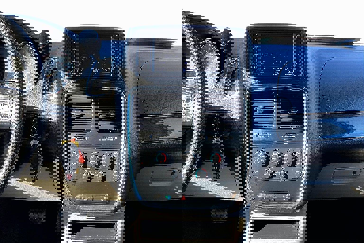 Used 2018 Dodge Grand Caravan SE w/ UConnect Hands-Free Group image 6