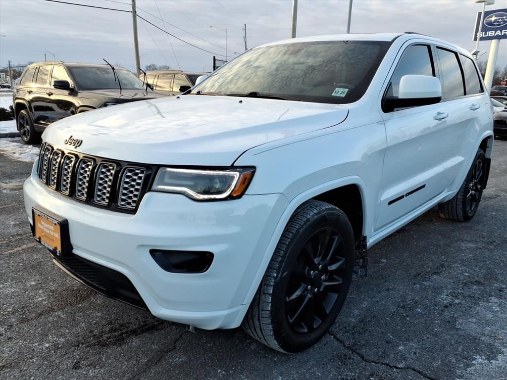 Used 2021 Jeep Grand Cherokee Laredo X image 3