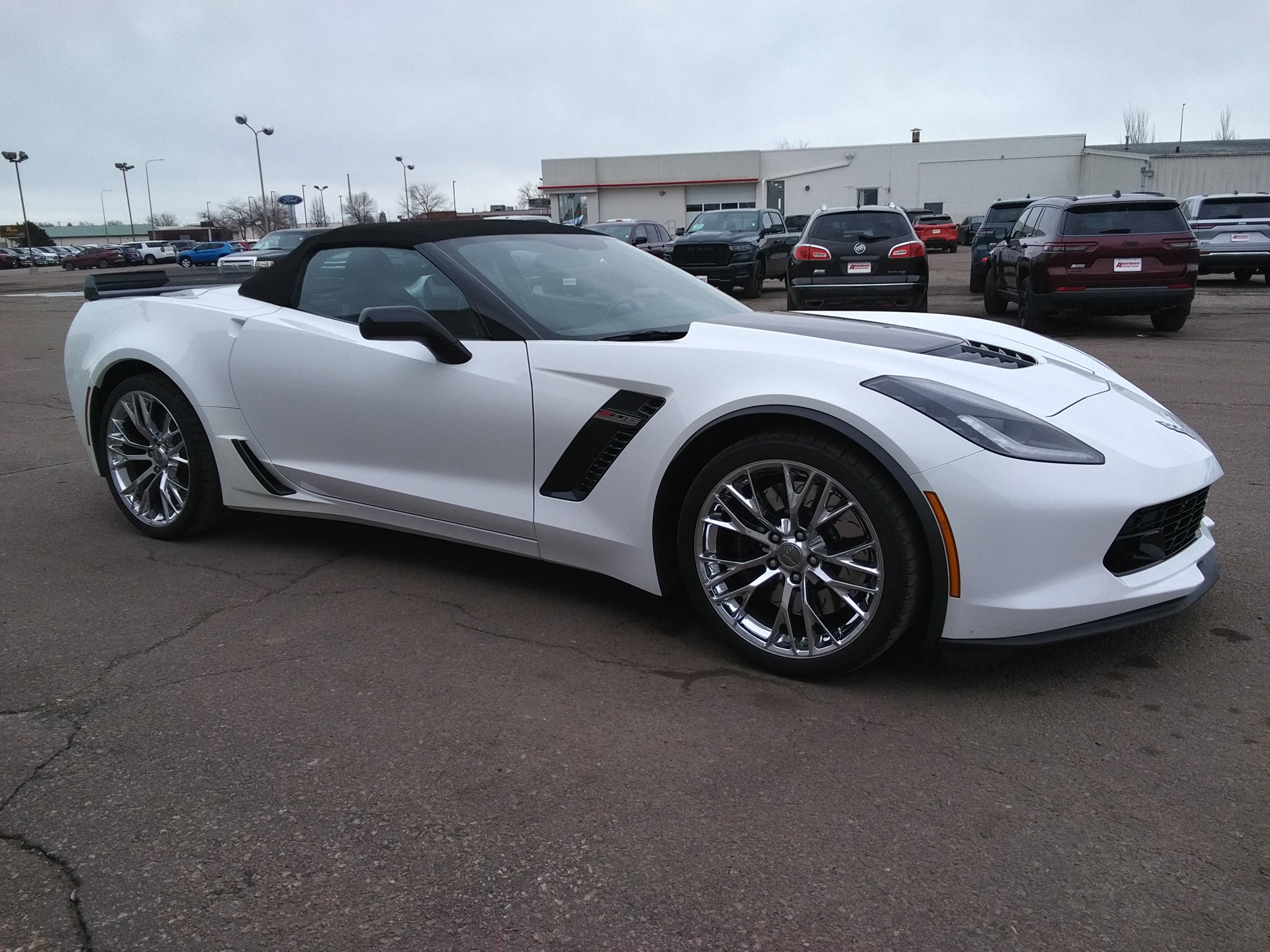 Used 2015 Chevrolet Corvette Z06 w/ 2LZ Preferred Equipment Group image 4