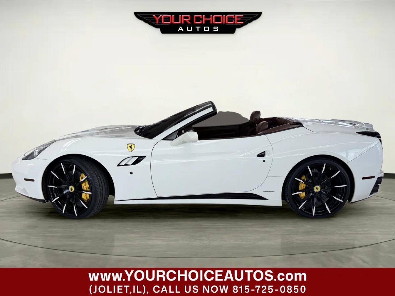 Used 2012 Ferrari California RWD image 3