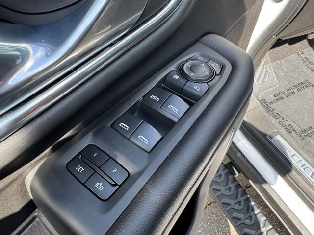 Used 2021 Chevrolet Tahoe Z71 w/ Luxury Package AWD/4WD image 24
