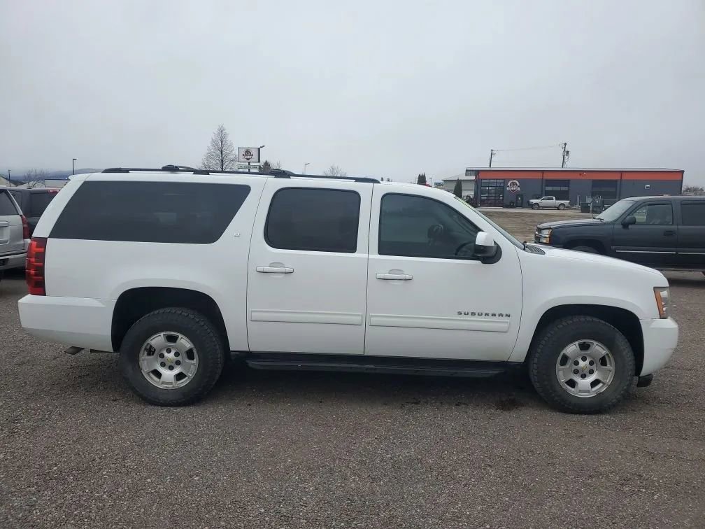 Used 2011 Chevrolet Suburban LT image 5