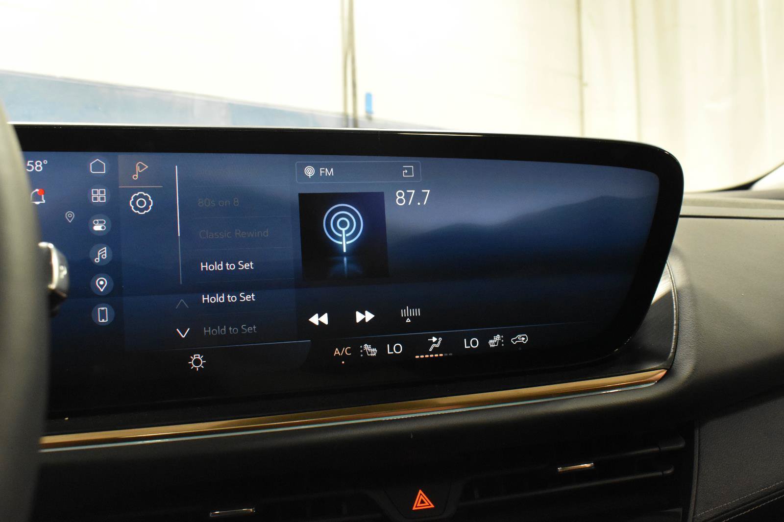 Used 2024 Buick Envision Avenir AWD/4WD image 20