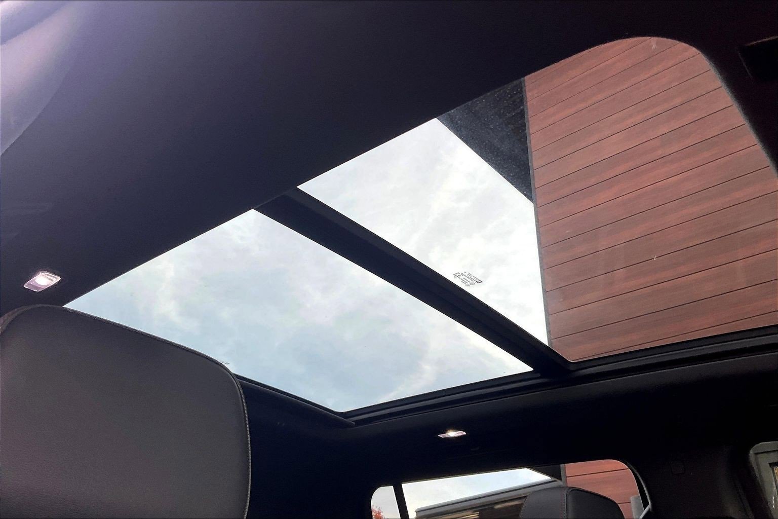 Used 2021 Chevrolet Suburban RST image 20