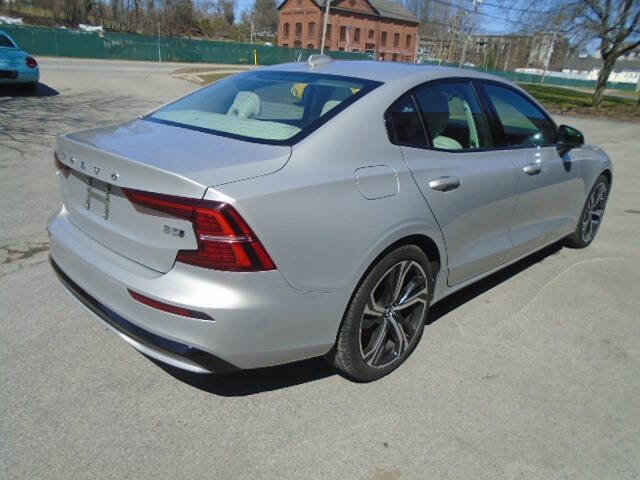 Used 2025 Volvo S60 B5 Core AWD/4WD image 7