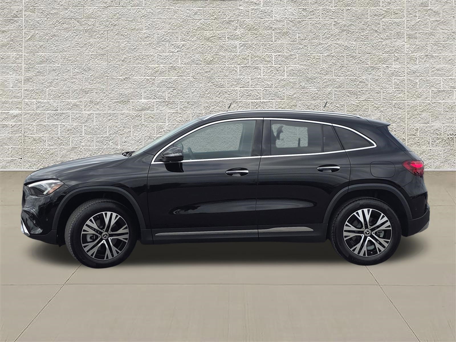 Used 2025 Mercedes-Benz GLA 250 4MATIC image 4
