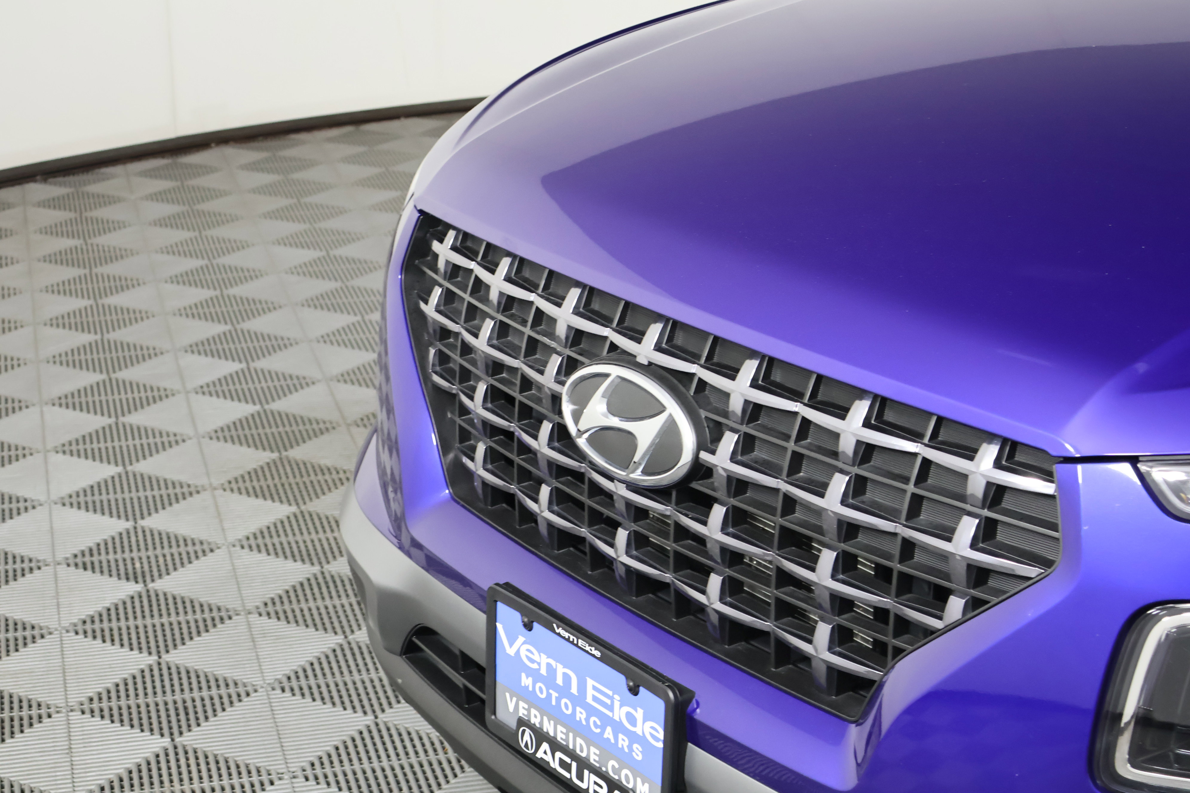 Used 2024 Hyundai Venue SEL image 11