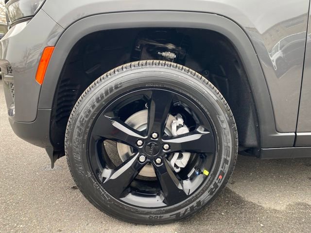 New 2025 Jeep Grand Cherokee Altitude image 17