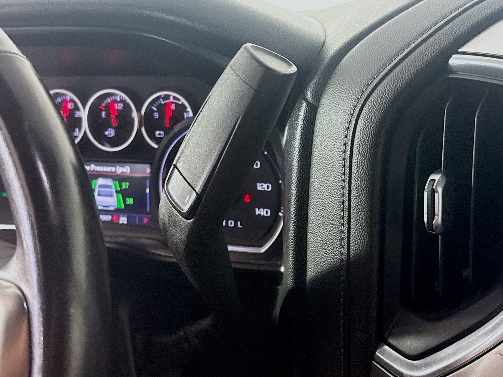 Used 2021 Chevrolet Silverado 1500 LT AWD/4WD image 20