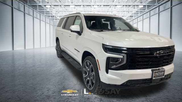Used 2025 Chevrolet Suburban RST w/ RST Capability Package AWD/4WD image 4