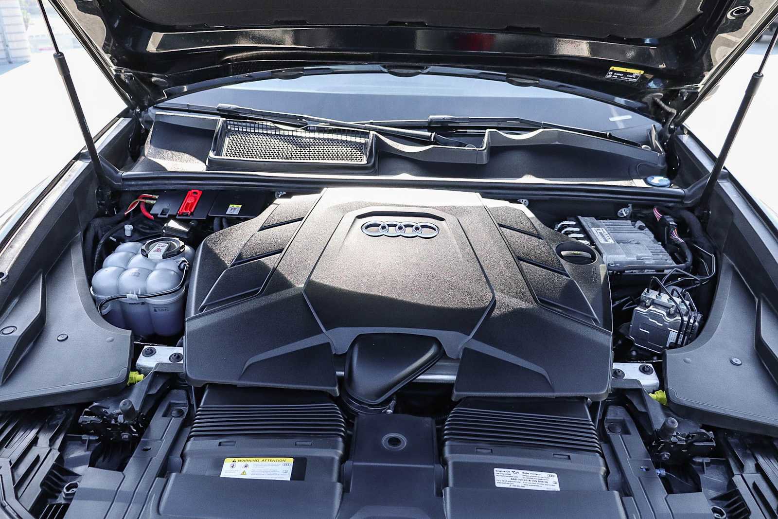 Used 2022 Audi Q8 Premium Plus image 40