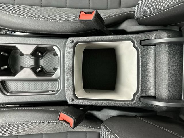Used 2025 Volkswagen Taos SE AWD/4WD image 21