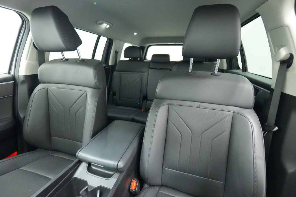 Used 2025 Hyundai Santa Fe SEL AWD/4WD image 15