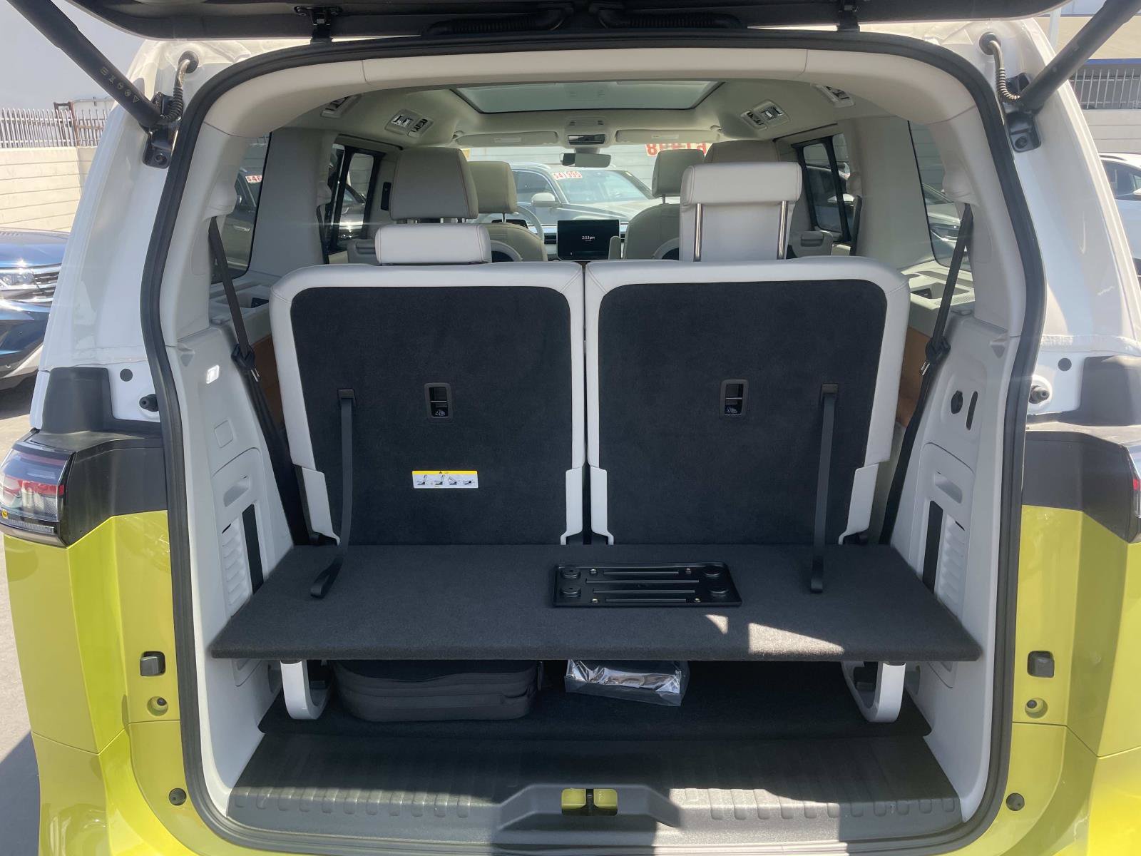 Certified 2025 Volkswagen ID. Buzz Pro S Plus AWD/4WD image 5
