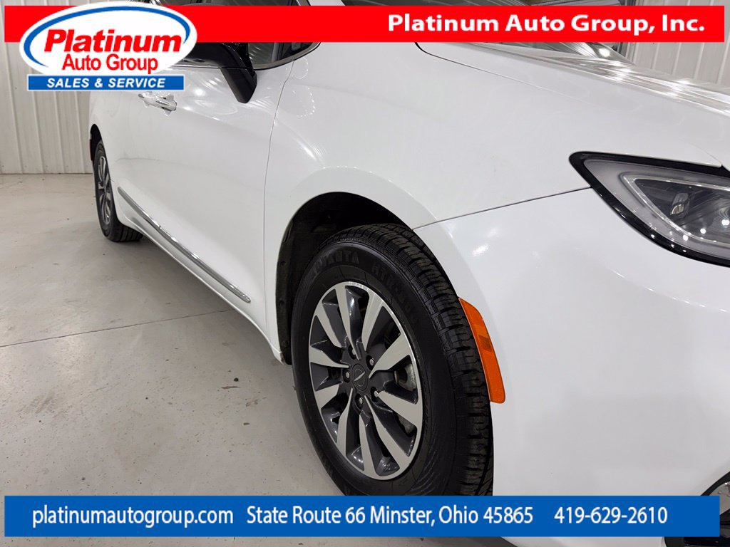 Used 2023 Chrysler Pacifica Limited FWD image 49