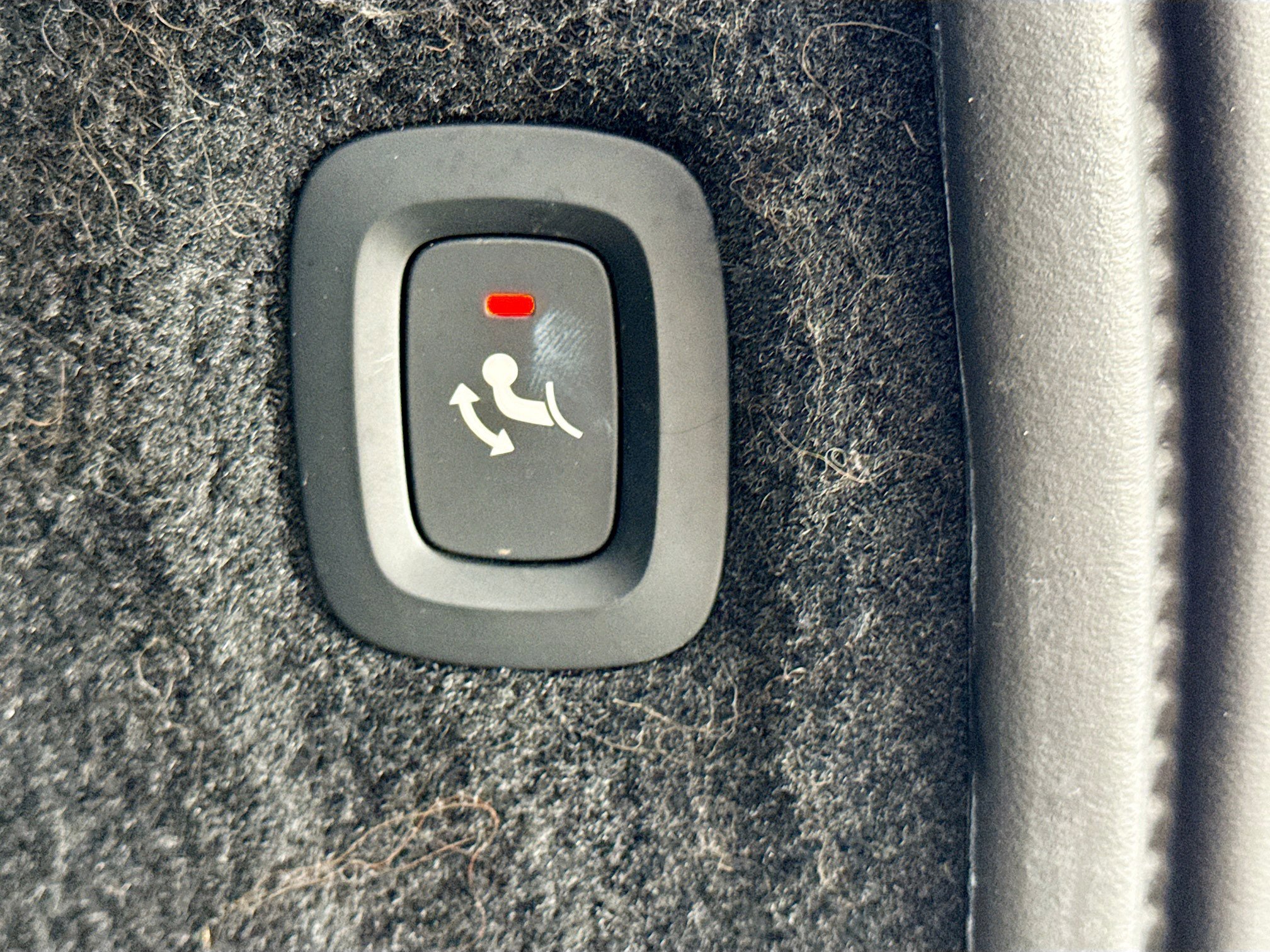 Used 2019 Volvo XC90 T6 Momentum w/ Protection Package Premier image 12