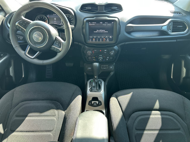 Used 2022 Jeep Renegade Latitude AWD/4WD image 18