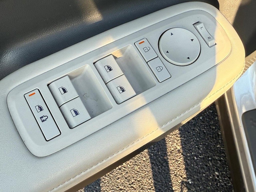 Used 2024 Hyundai Santa Fe SEL image 14