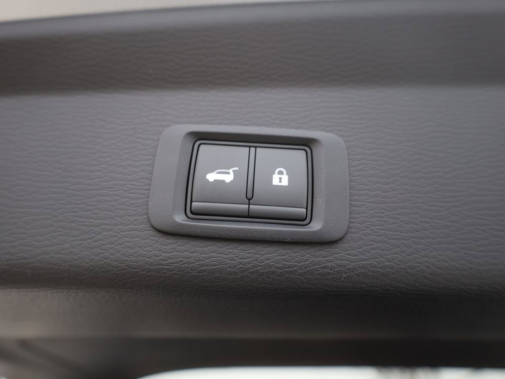 New 2025 Mitsubishi Outlander SE image 24