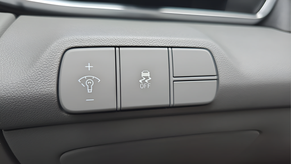 Certified 2026 Hyundai Elantra Sport FWD image 12