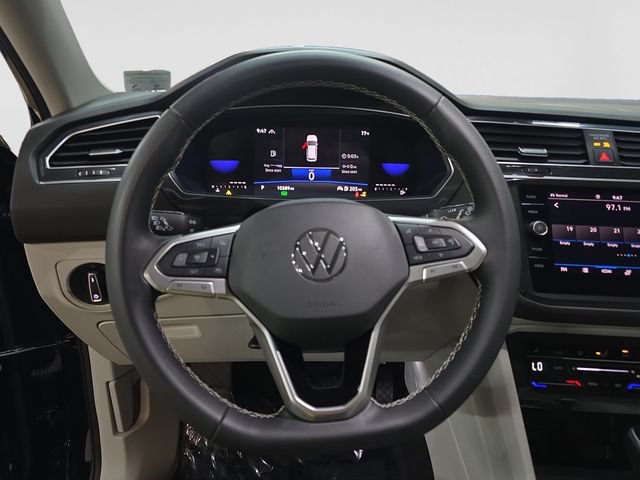 Used 2024 Volkswagen Tiguan SE AWD/4WD image 13