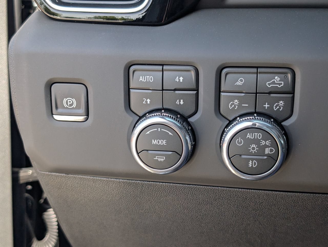 New 2026 GMC Sierra 2500 Denali Ultimate AWD/4WD image 17