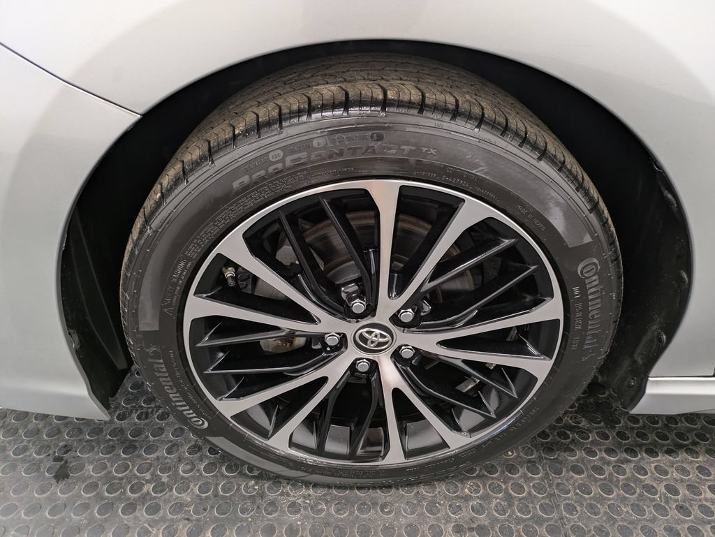 Used 2018 Toyota Camry SE FWD image 7