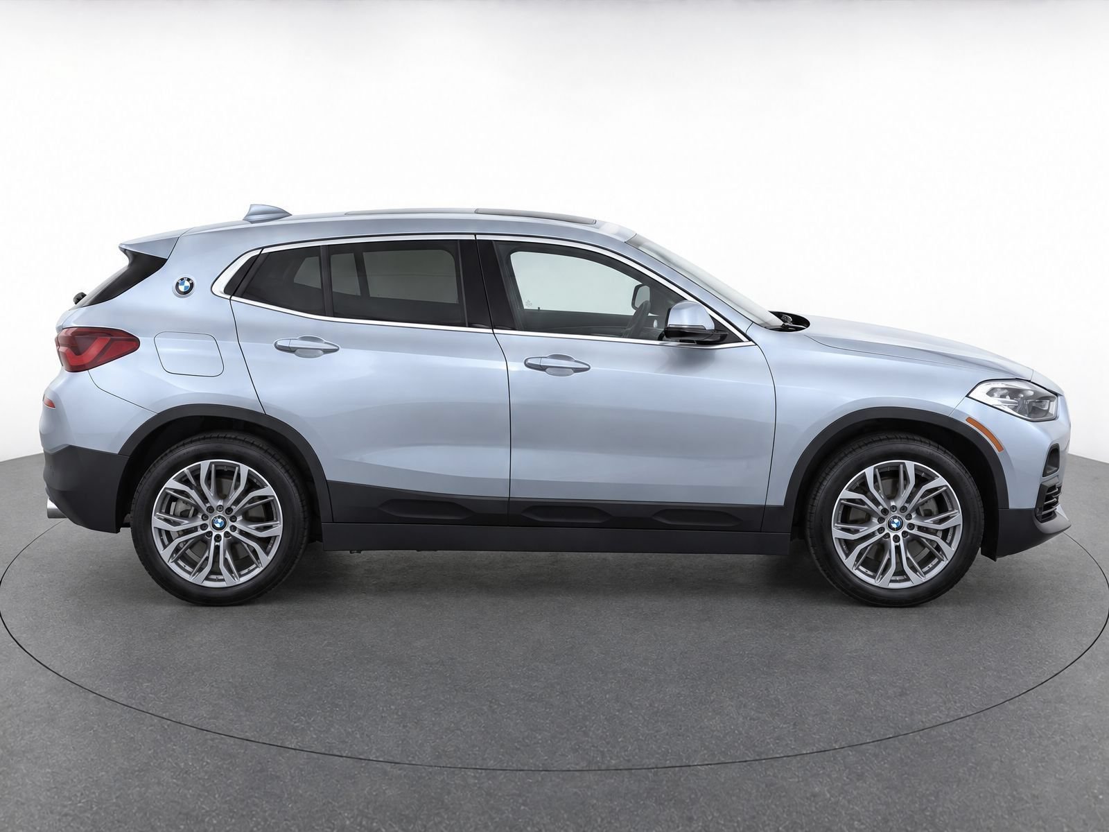 Used 2022 BMW X2 xDrive28i w/ Convenience Package AWD/4WD image 4