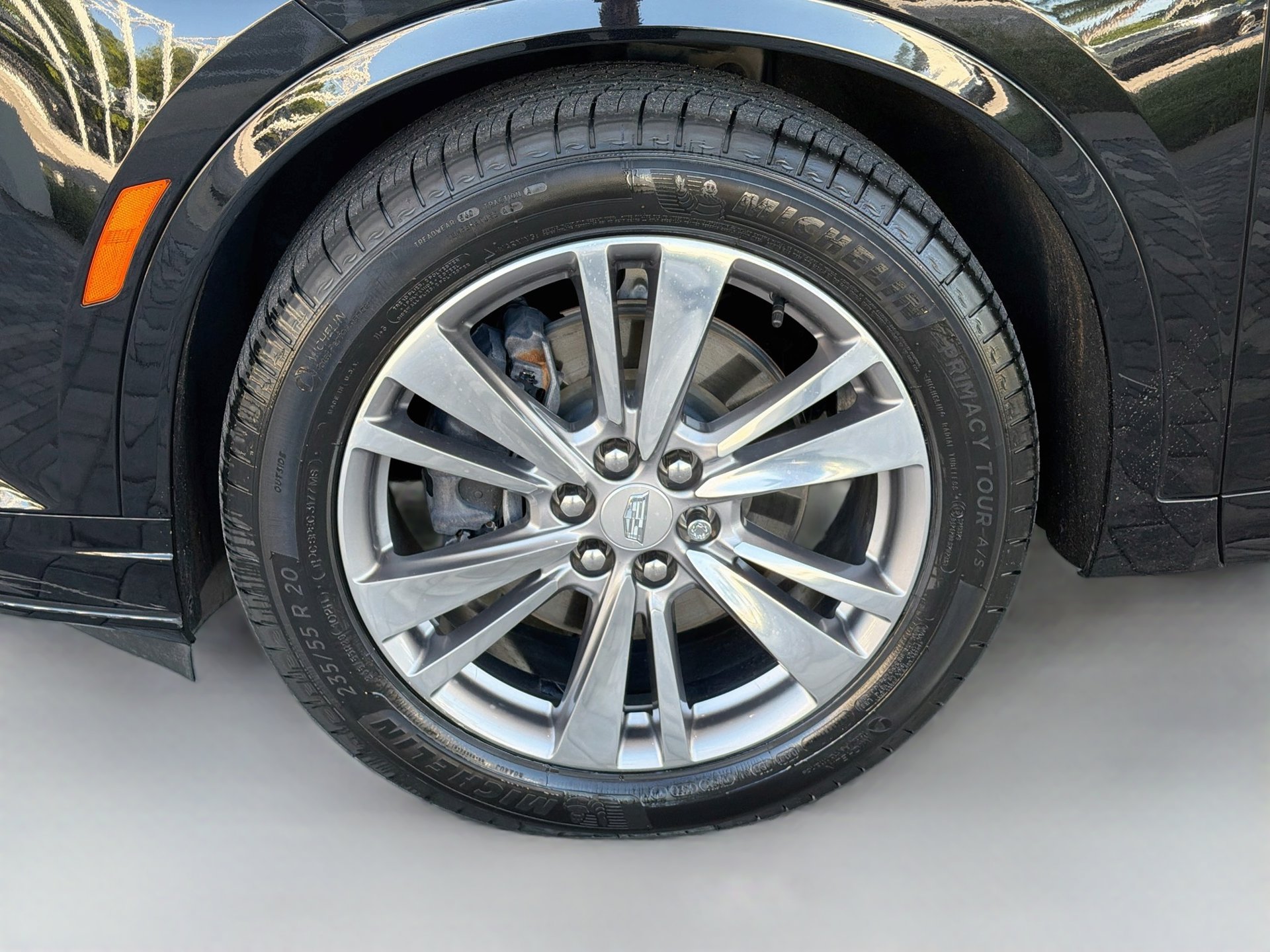 Certified 2024 Cadillac XT6 Premium Luxury FWD image 40