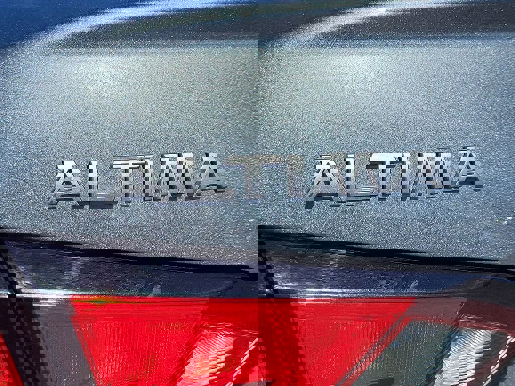 Used 2024 Nissan Altima 2.5 SV image 11