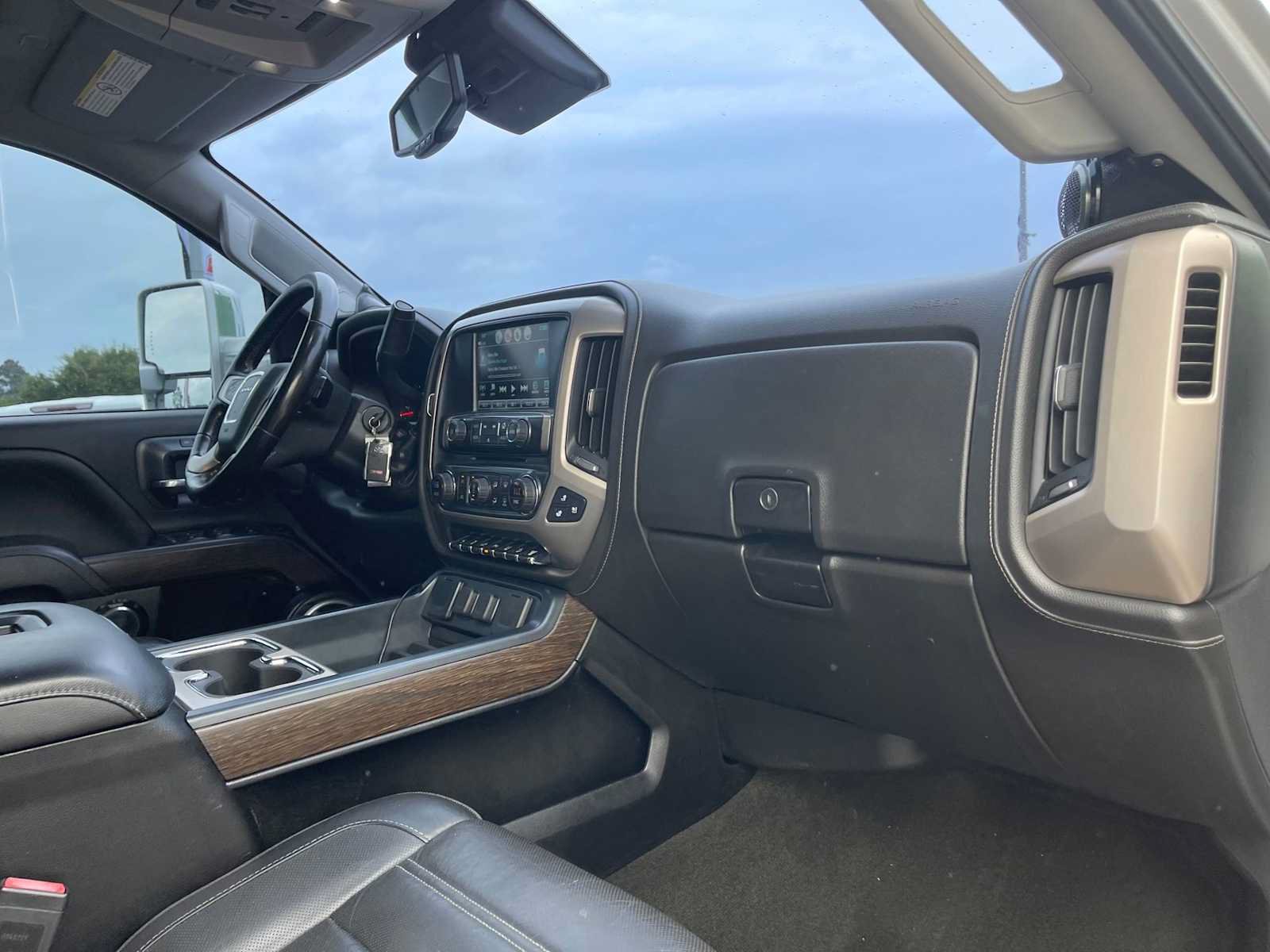 Used 2018 GMC Sierra 2500 Denali w/ Duramax Plus Package AWD/4WD image 26