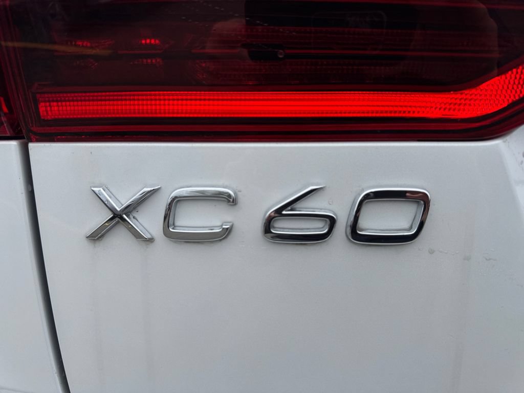 New 2026 Volvo XC60 B5 Ultra w/ Protection Package Premier AWD/4WD image 9