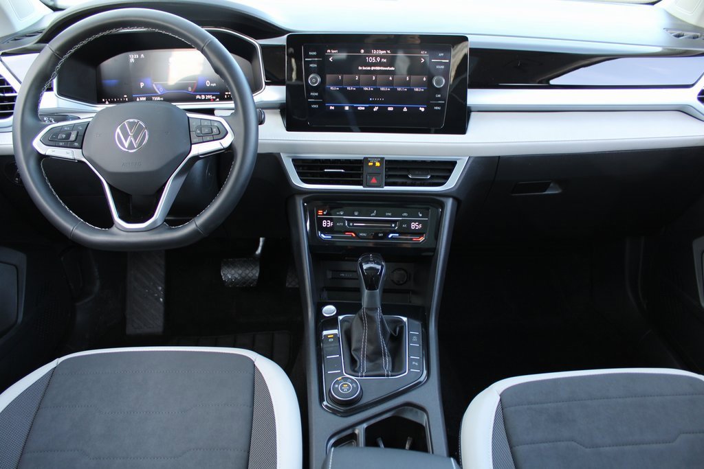 Certified 2025 Volkswagen Taos SE image 20
