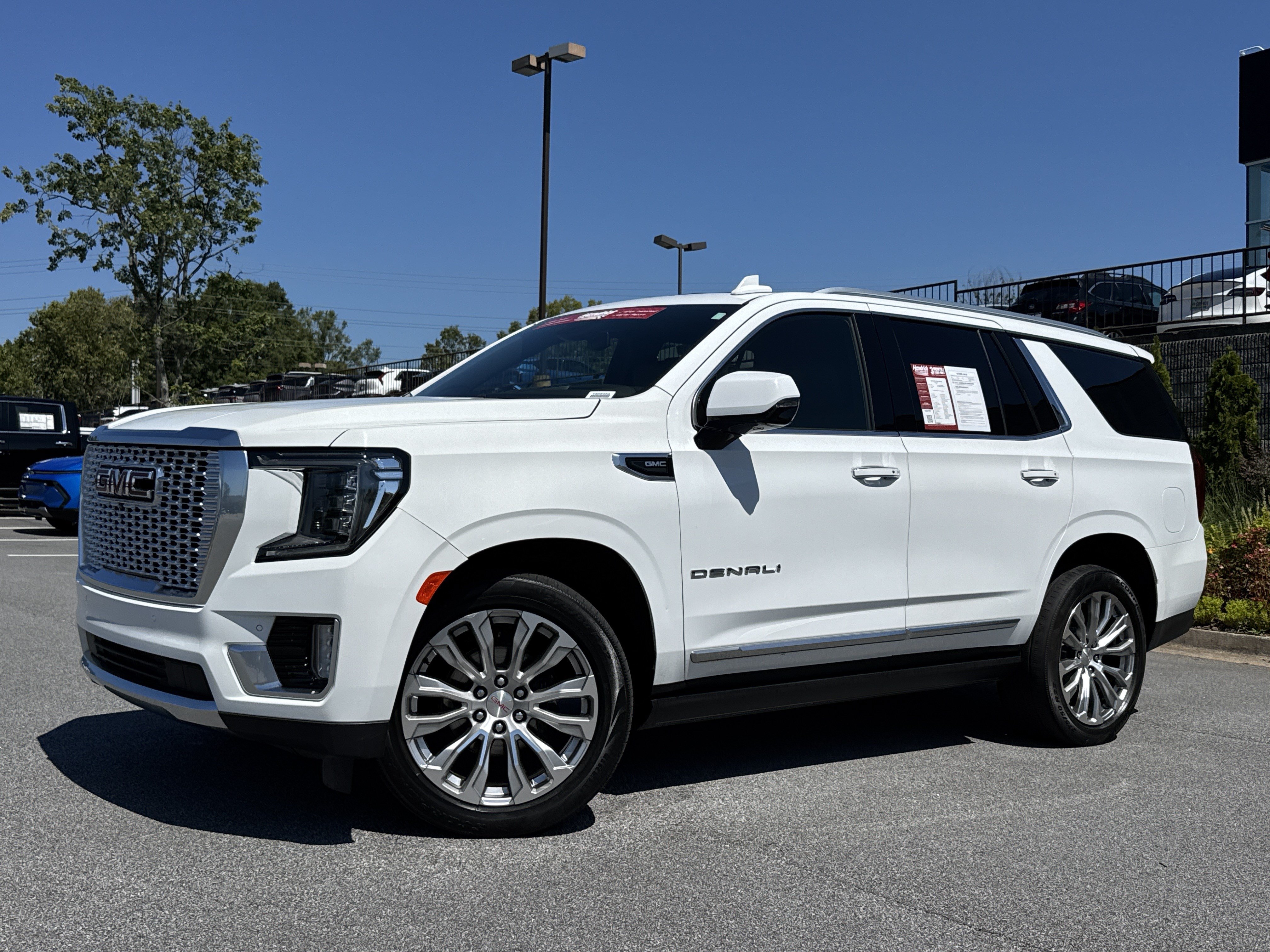Used 2023 GMC Yukon Denali AWD/4WD image 5