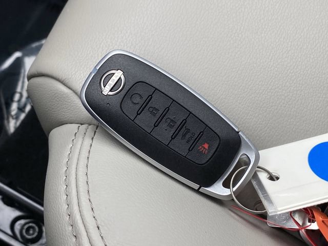 Used 2023 Nissan Rogue SL w/ SL Premium Package image 29