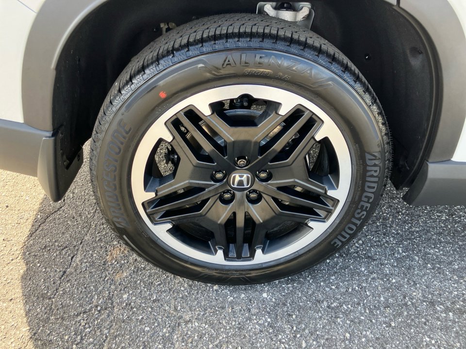 New 2026 Honda Pilot Touring image 23