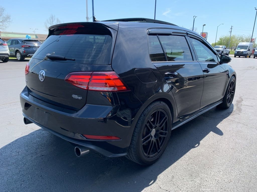 Used 2018 Volkswagen GTI SE FWD image 3