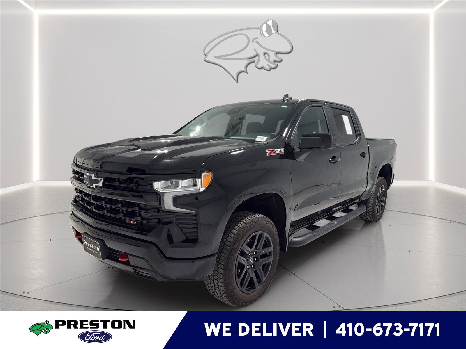 Used 2025 Chevrolet Silverado 1500 LT Trail Boss w/ Convenience Package II AWD/4WD image 1