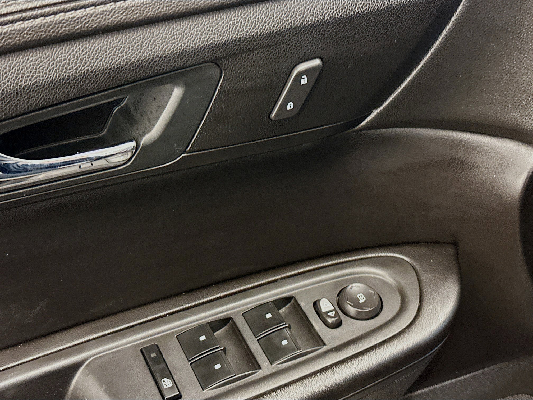 Used 2016 Chevrolet Traverse LT image 15