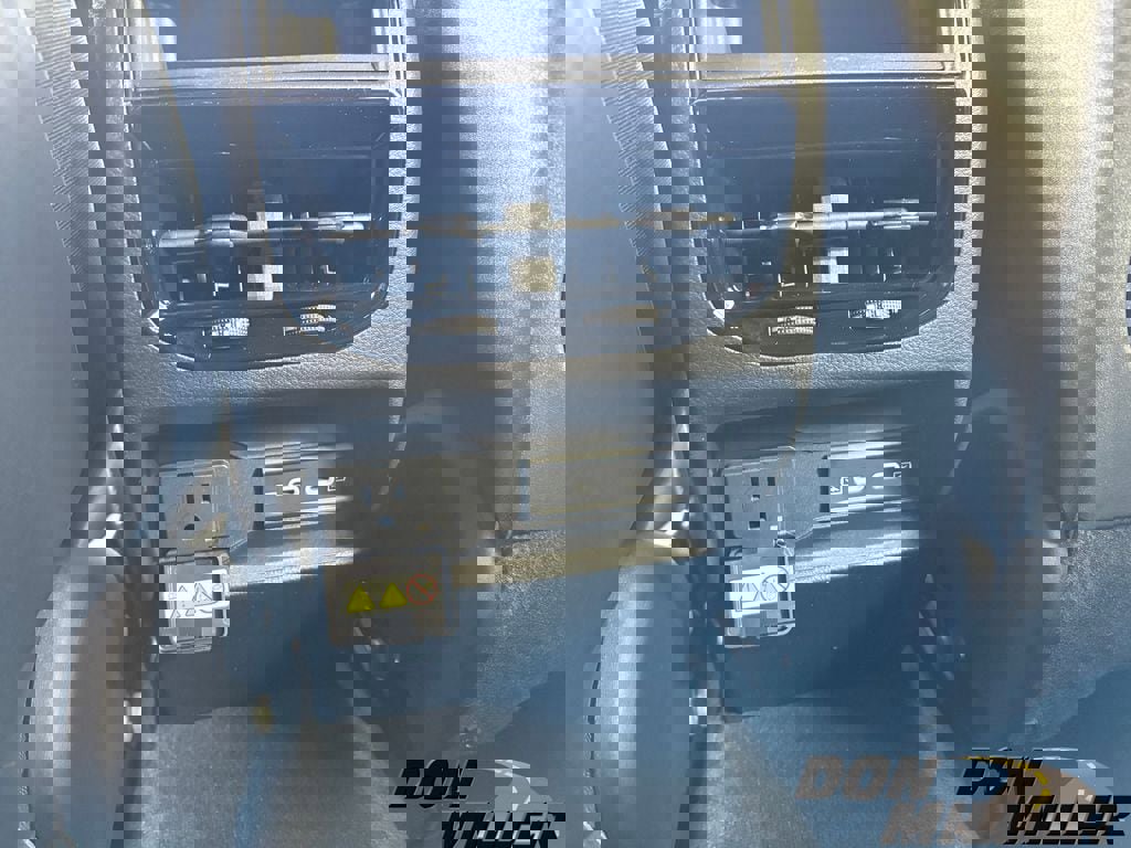 New 2026 Jeep Grand Cherokee Altitude image 25